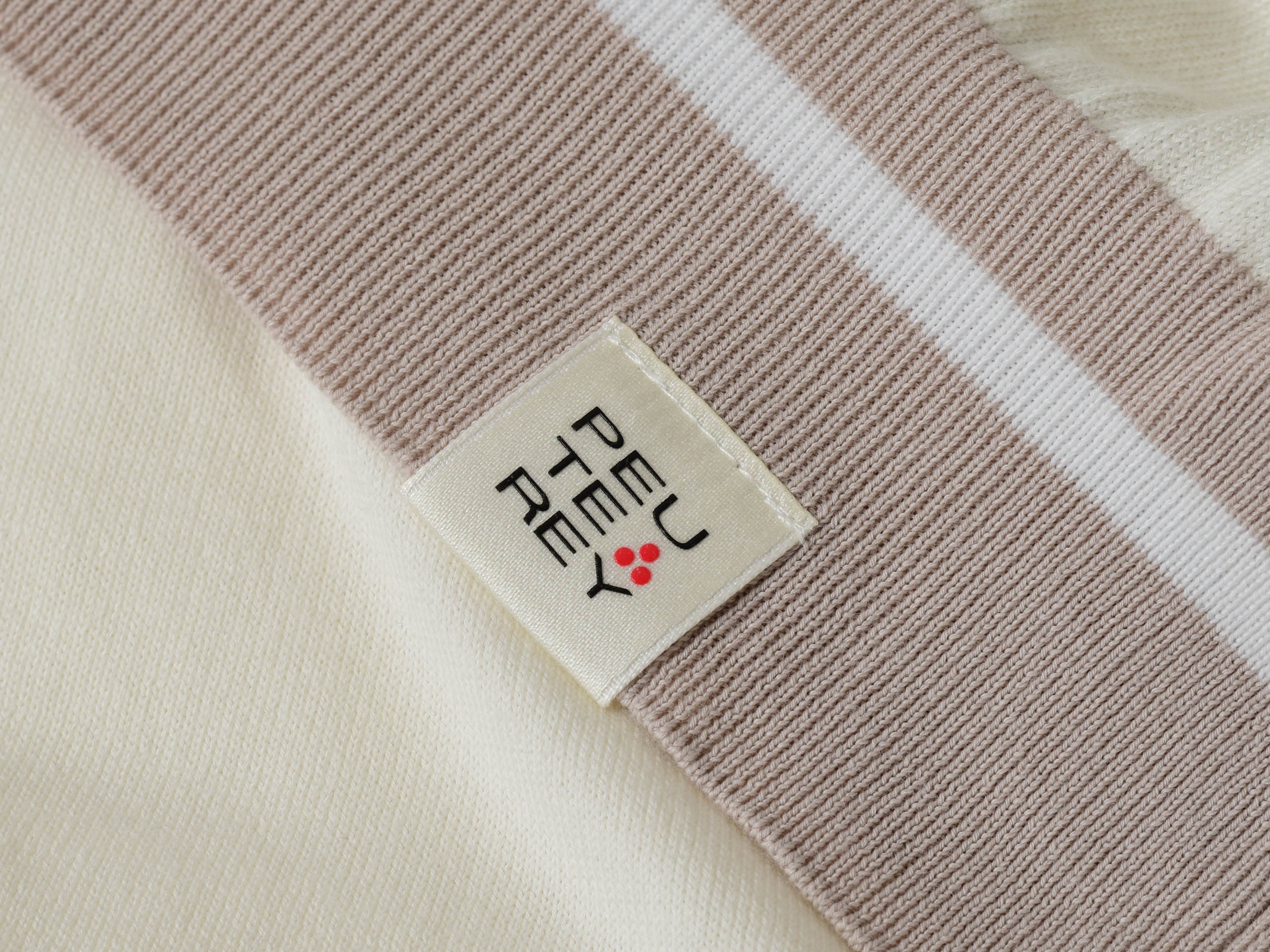 Peuterey kremowe polo z kontrastowymi detalami