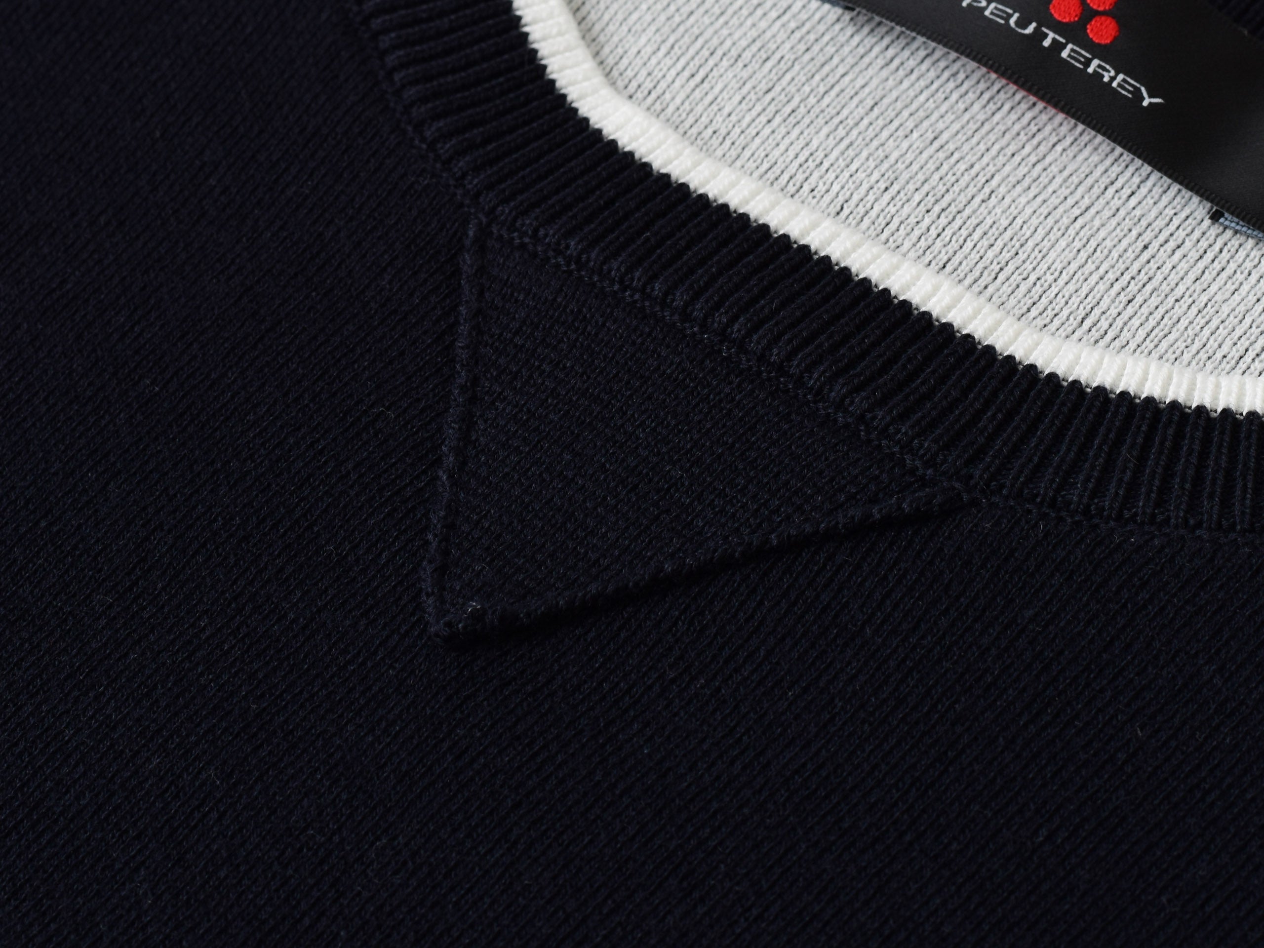 Peuterey granatowy sweter z dzianiny